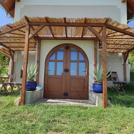 Napraszállás 4* Balatonakali